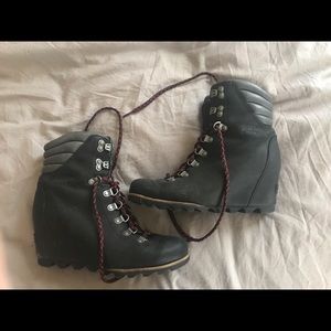 Sorel wedge boots